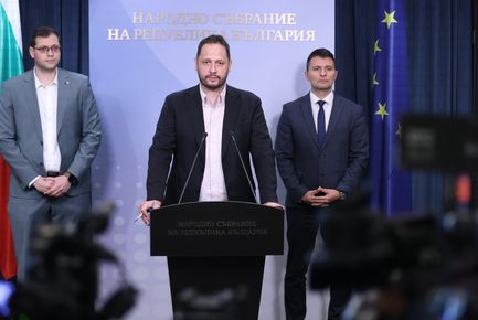 ИЗДЪВКАХА ДЕСА И ПЕЕВСКИ, СЕГА НА РЕД Е СТО ПРОЦЕНТОВ МАШИНЕН ВОТ ЗА „АЛА-БАЛА“-ТА. БЮДЖЕТ НЯМА, АМА И ОПОЗИЦИЯ НЯМА – ДПС Е ГЛАВНИЯТ ПОДМИВАЧ, ГЕРБ УСУЛСИКИДЖИЙСКАТА