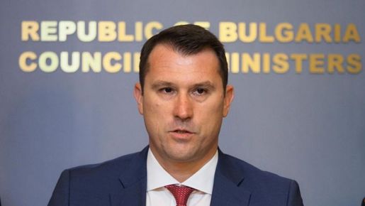 КОПРИНКОВ ДА СЕ ПАЗИ ОТ ПЛАМЕН МАНОЛОВ И СОТИР УШЕВ! ВЕЧЕ ТЕ /С/ГОТВЯТ, КОПРИНКОВ!