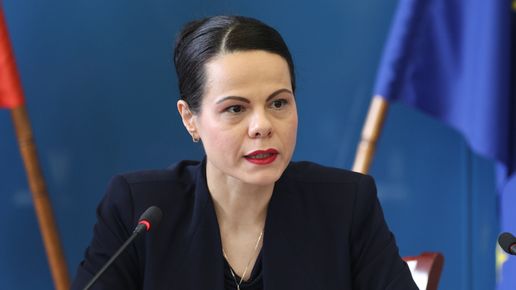 МИНИСТЪР ИВКОВА. ПОРЕДНАТА ТРАНЗИТИРАЩА КУКЛА, ПОСТАВЕНА ЗА ИЗТОЧВАНЕ НА СИСТЕМАТА НА ЗДРАВЕОПАЗВАНЕТО. А НЕ ЗА РЕАЛНИ РЕФОРМИ