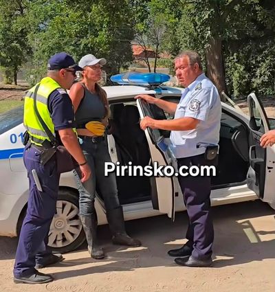 РАДЕВ НЕДОСЕГАЕМИЯ. ОБГРАДИЛ СЕ ОТ ГАВАЗИ И КОНТРОЛИРАНИ ДРЪЖКИ НА МИКРОФОНИ В „ОБОСОБЕНИ ЗОНИ“. КОМПЛЕКСАРСКА СЕЛЯНИЯ ДО ШИЯ!