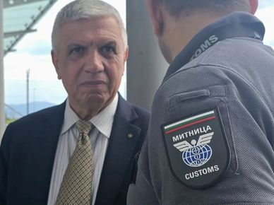 ПРЕЗ ШУШКОВАТА МИТНИЦА – НА ПАРАД: СТОТИЦИ КИЛОГРАМИ НАРКОТИЦИ ПРЕМИНАВАТ БЕЗПРЕПЯТСТВЕНО В ТУРЦИЯ, А „ГРАНИЧНА ПОЛИЦИЯ“ ВАДЯТ ЦИГАРИ И ЗЛАТО ОТ БУС ВЕЧЕ МИНАЛ МИТНИЧЕСКИ КОНТРОЛ! НЯМА НАКАЗАНИ, А „ПЧЕЛИЧКИТЕ“ НОСЯТ „МЕД“ НА ШУШКОВ И КОМПАНИЯ. В ДЪРЖАВАТА, УПРАВЛЯВАНА ОТ МАФИЯТА НА „ЗЛАТНИЯ“, МИТНИЦАТА Е ВРАТА У ПОЛЕ