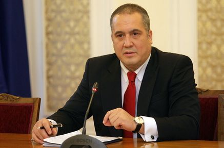 ЗАСТРЕЛЯХА СЛАВИ БИНЕВ! СЛАВИ БИНЕВ Е ЗАСТРЕЛЯН В ДОМА СИ, В КАБИНЕТА МУ! УБИЕЦЪТ Е ТУРЧИНЪТ ЕЮП И Е ЗАДЪРЖАН!