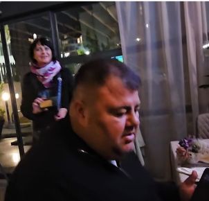 СКАНДАЛ! „АФЕРА“ РАЗКРИ, ЧЕ ПЛАМЕН УЗУНОВ НА РАДЕВ ВЪРТИ СХЕМИ В КРЪЧМАТА С БИЗНЕСМЕНА КРИСТИЯН ЕНЧЕВ ОТ „ЕНЧЕВ ГРУП“, КОЙТО ЧРЕЗ ОБЩЕСТВЕНИ ПОРЪЧКИ ИМА ДА УСВОЯВА 40 МЛН. ЕВРО ОТ АГЕНЦИЯ „МИТНИЦИ“!