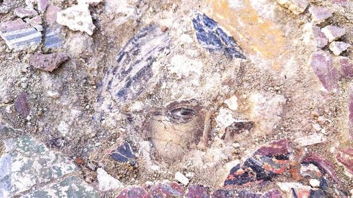 Уникално откритие – в Мелник е разкрит най-големият фрагмент от стенна живопис (видео и снимки)