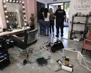 Семейна война, а не клиентско недоволство: Свекърва, зълва и зетска рода смляха от бой собственичка на салон в Монтана