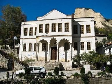 Спасяват турския конак в Мелник: Тръгна ремонтът на паметник от 1821 г., който се рушеше с години