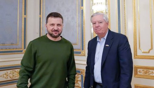 Bloomberg: Загубата на Линдзи Греъм усложнява връзките на Киев с Доналд Тръмп