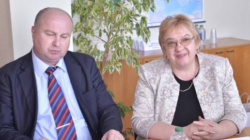 Новата власт назначава хора, обвинени в измама