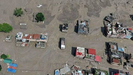 (ВИДЕО) Ужасяващо наводнение в Непал: 384 туристи са в неизвестност