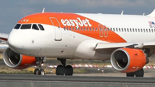 Авиокомпания EasyJet отменя стотици полети заради стачка на кабинния екипаж