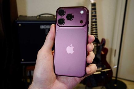 Новият iPhone 18 Pro с нов дефект: Потребители се оплакват от пукане и пращене в говорителя