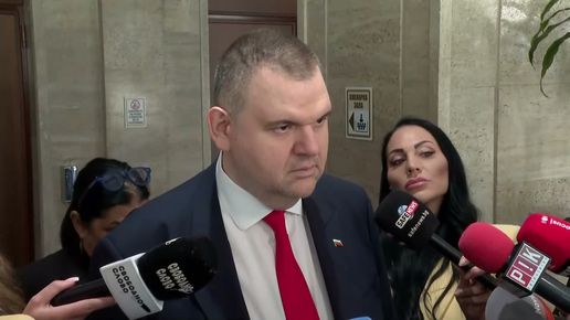 Пеевски атакува Демерджиев: „Вместо да мисли за съпругата си, мисли за мен“