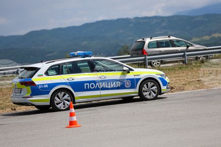 Възстановено е движението при 380 и км по път I 1 Симитли ...