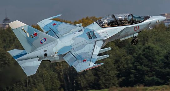Military Watch Magazine: Новият лек руски изтребител Як-130М прави първия си полет: Колко е боеспособен?