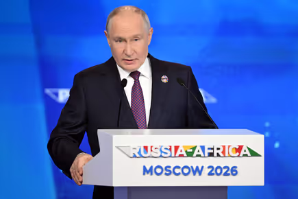 Путин ухажва африкански лидери на мащабна среща на върха; заявява, че Русия е по-добър партньор от „колониалния“ Запад