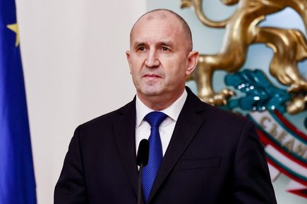 (ВИДЕО) Румен Радев инспектира летище „Доброславци“ след одобрението на индустриалния парк и меморандума със „Старбейс Юръп“