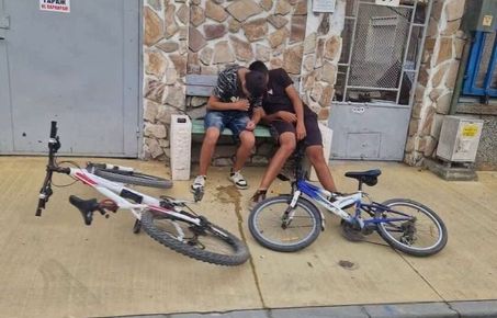 Тревожна СНИМКА от Пазарджик разбуни мрежата: Фентанил ли стои зад състоянието на две момчета?