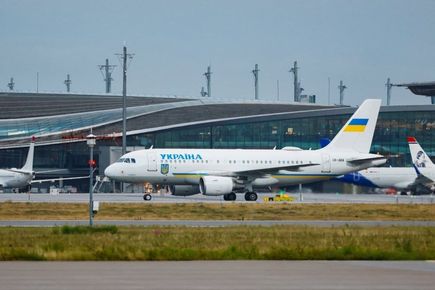 Руски дронове затвориха въздушното пространство на Молдова, полетът на Зеленски беше забавен