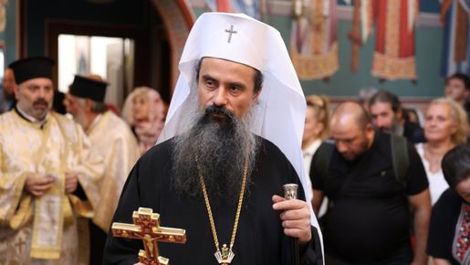 Патриарх Даниил поведе литийно шествие с частица от Честния Кръст в София