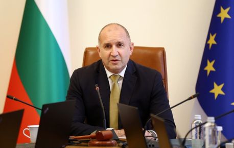 Кабинетът затяга контрола върху хазарта: забрана на рекламата, връзка с НАП и по-висок налог за онлайн залаганията