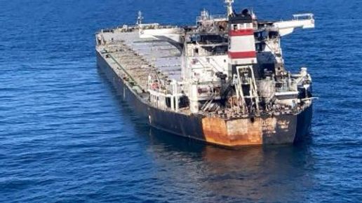 Изоставеният кораб EMIL е бил поразен от дрон край Одеса и дрейфува към българските води (СНИМКИ)