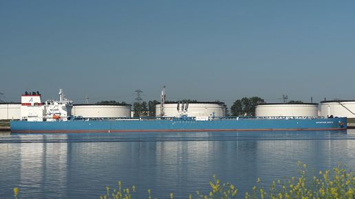Петролът отново тръгна нагоре: атаки в региона разклащат доставките