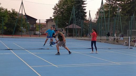При голям интерес премина първия турнир по пикълбол в Банско