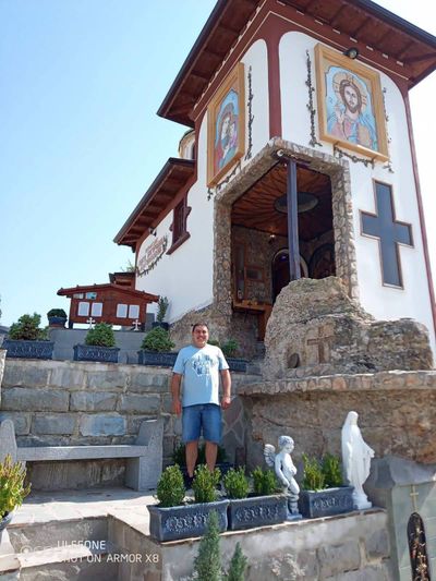 ОТ ХАДЖИДИМОВО ДО РУПИТЕ – КОГАТО МАЙСТОРЛЪКЪТ СЕ ПРЕВРЪЩА В ДОБРО: Илия Димитърчев дари труда на ръцете си на святото място
