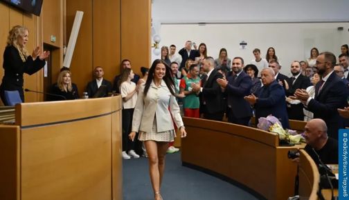 Какви привилегии получават Дара и Мими Иванова като почетни граждани на София