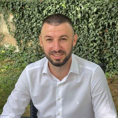 КОЙ УПРАВЛЯВА САНДАНСКИ: Председателски пост, оспорен избор и въпросът кой носи отговорност за законността