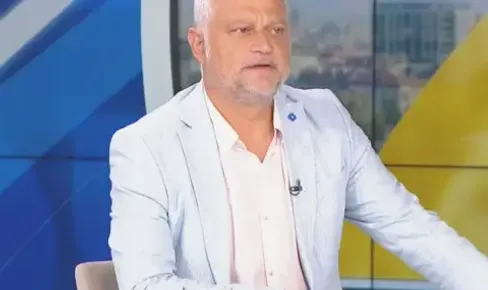 Дечев за двата паспорта на Десислава Атанасова: Защо се връща паспорт, преди да е изтекъл срокът му?