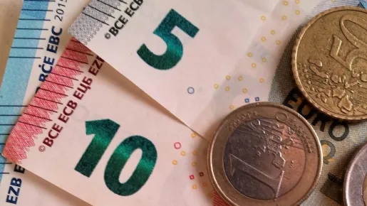 Заплатите продължават да растат: Средното възнаграждение достигна 1444 евро