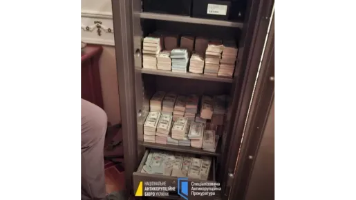 Корупционен скандал с намесени прокурори тресе Украйна, кръстиха операцията „Карфаген“