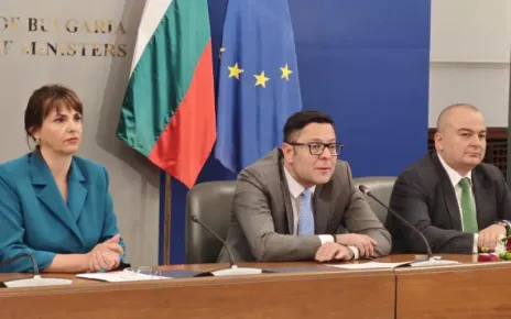 Кабинетът дава чек за 50 евро на бедни за скъпите горива