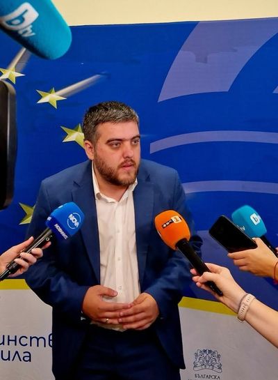 Доц. д-р Любослав Костов: Истинският прогрес не е в това да заменим човека с алгоритъм, а да вдигнем доходите му