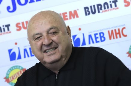 Венци Стефанов: Досега никога държавен глава не се е намесвал в работата на ФИФА