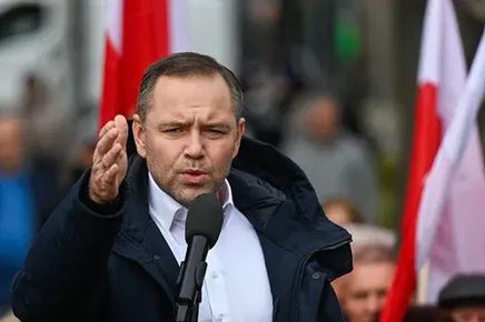 Полският президент наложи вето на закони, увеличаващи правата на еднополовите двойки