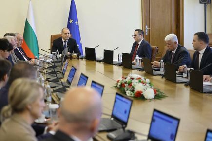 Радев: Основна цел на програмата на правителството е изграждането на модерна, социална, сигурна и високотехнологична европейска държава