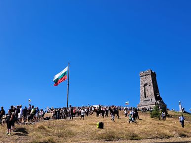 Шипка е символ на саможертва и единение на всички българи, каза президентът Илияна Йотова