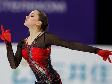 ISU отхвърли жалбите на Валиева и Кондратюк срещу отнемането на неутралния им статут