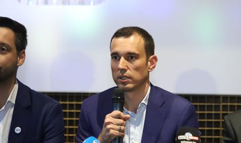 “Възраждане”: Терзиев сам потвърди връзката с групата от “Петрохан”! Пак ли би им дарил стотици хиляди? Дължи отговори!