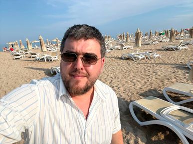 Доц. Любослав Костов: Живеем на бързи обороти, страх ни е от пет минути тишна…