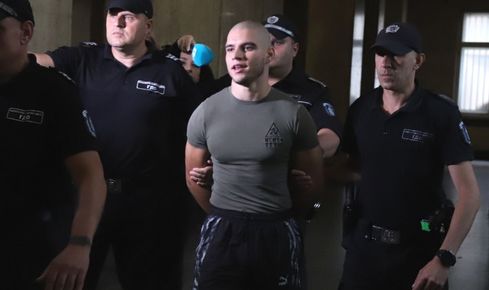 Гърция издирва “прокурорския син” Васил Михайлов за участие в организирана престъпна група, грози го доживотен затвор