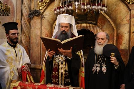 Теофил III връчи на патриарх Даниил най-високото отличие на Йерусалимската патриаршия – ордена „Кръст на Гроба Господен“