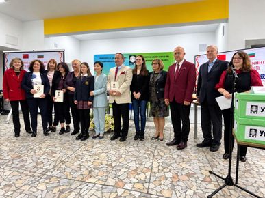 Посолството на Китай дари книги за библиотеките на България