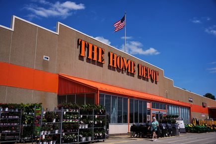 Продажбите на Home Depot се увеличават от клиенти, които са се фокусирали върху по-малки проекти през лятото