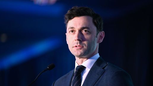„Пътуванията с Натали“ на Джон Ософ показва как кандидатите печелят внимание в култура на клипове