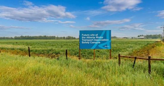 Планиран кампус за обучение по безопасност на шофиране в Бомонт получава 38,5 милиона щатски долара от провинцията