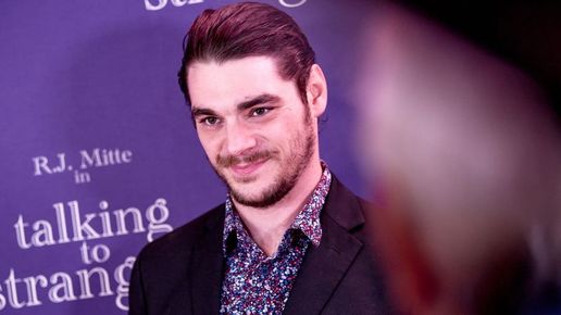 Актьорът от „Breaking Bad” RJ Mitte почина на 34