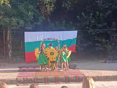 С концерт „Магията на българският фолклор“ в с. Байкал, Община Долна Митрополия, бяха посрещнати участниците в 69-та Международна регата по Дунав, TID